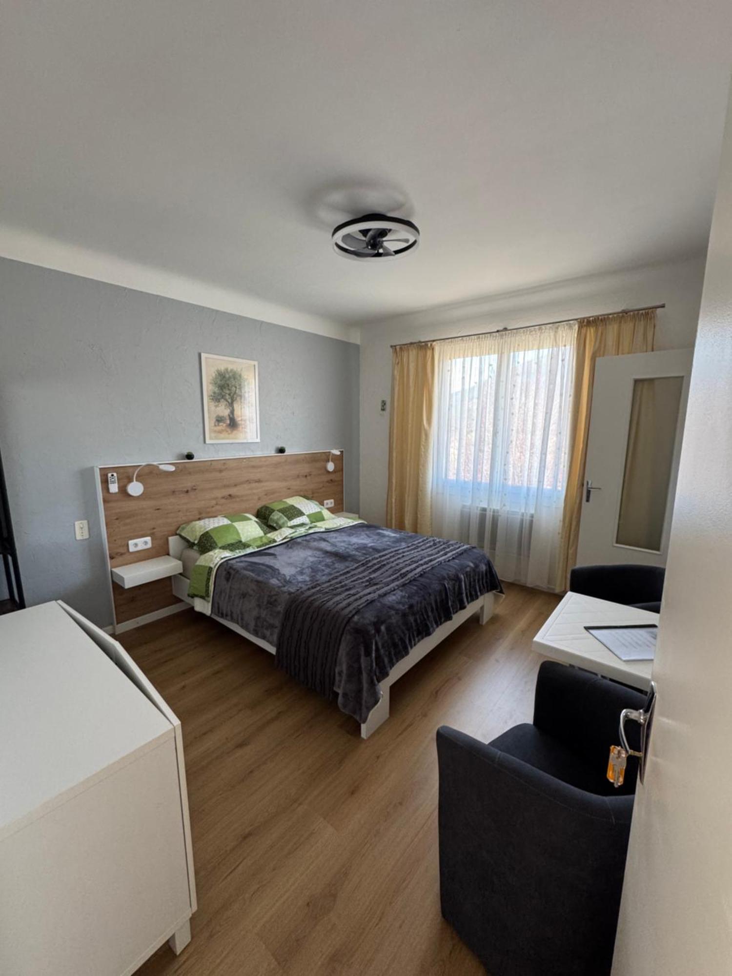 Bnb Castellane Chambre D'Hotes B&B Eksteriør bilde